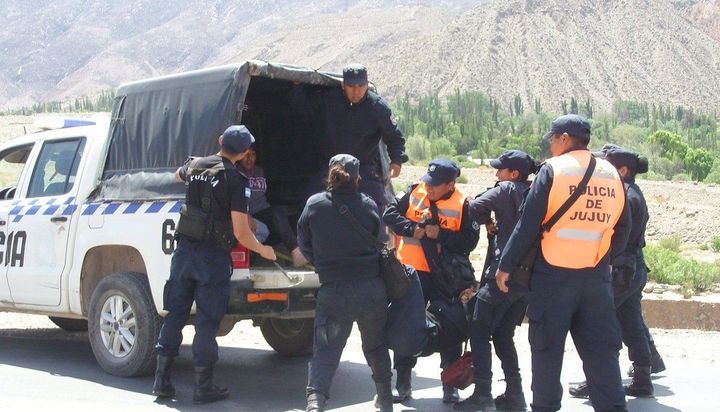 Atroz represión a comunidad Cueva del Inca en Tilcara, Jujuy