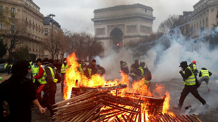 Francia resiste embate neoliberal