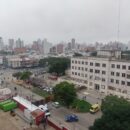 Martes parcialmente nublado en la ciudad