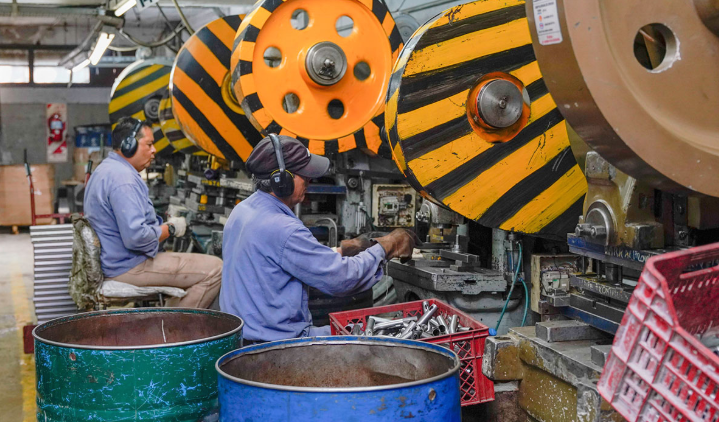Se consolida el bajón de la industria, con una caída del 1,2% en agosto