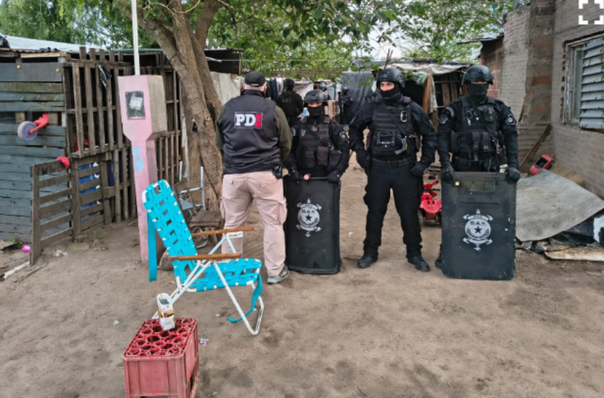 Allanamientos en Esperanza : cuatro detenidos por microtráfico