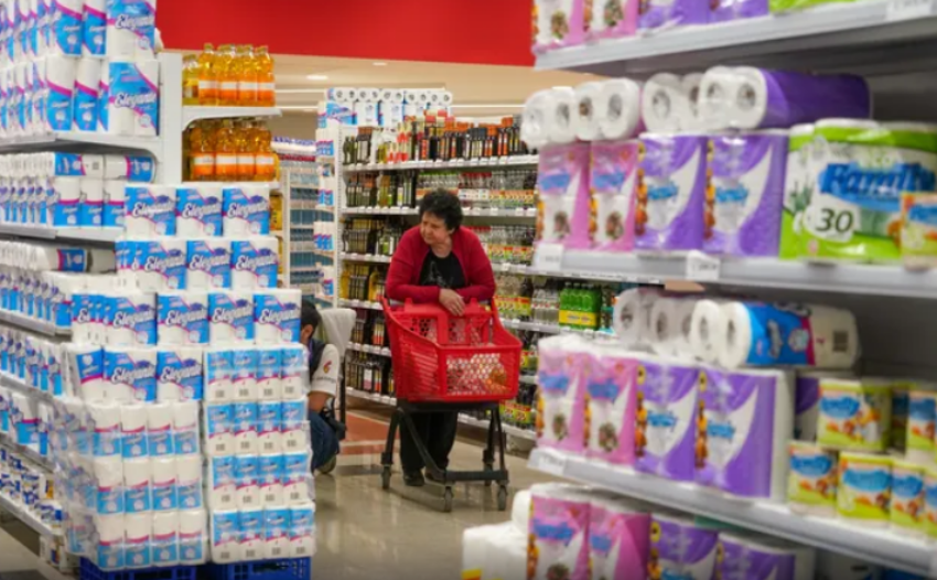Endeudadas y pluriempleadas: la crisis económica se ensaña con las mujeres santafesinas