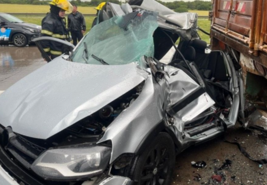 Impactante choque y muerte de un joven en la autopista Rosario-Córdoba