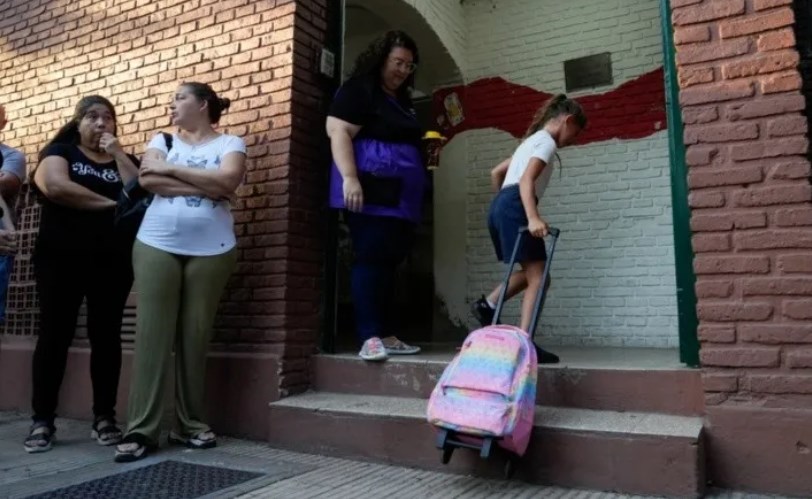 El Gobierno confirmó que todas las escuelas estarán abiertas este martes