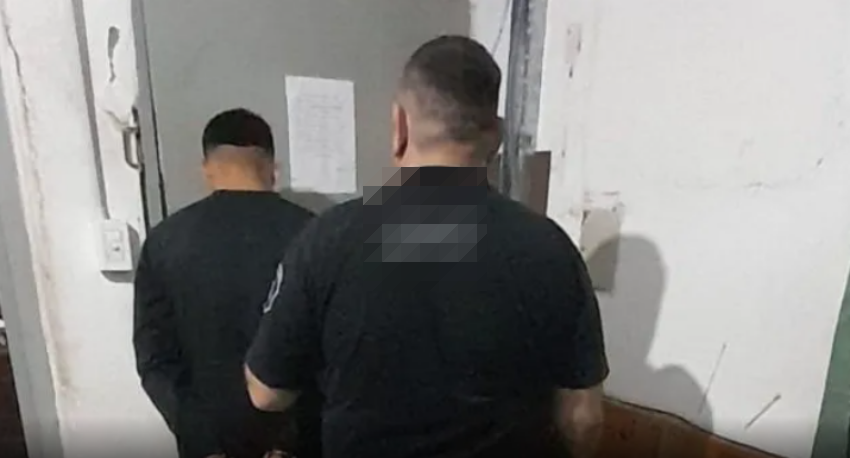 Recreo: intentó robar un auto y se metió en una casa para esconderse, pero la policía lo detuvo