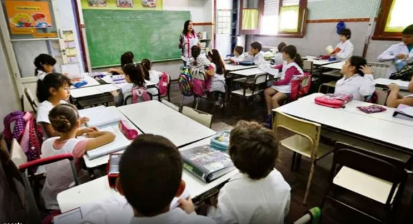 Se termina la exención: vuelven a descontar Impuesto a las Ganancias a docentes en Santa Fe