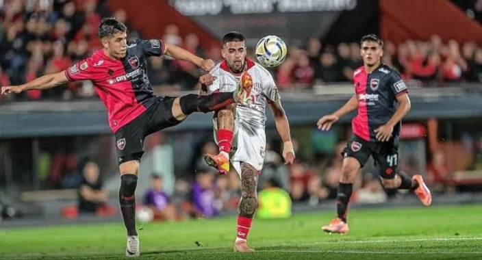 Agustín Colazo, el artillero de todos los recursos en Unión