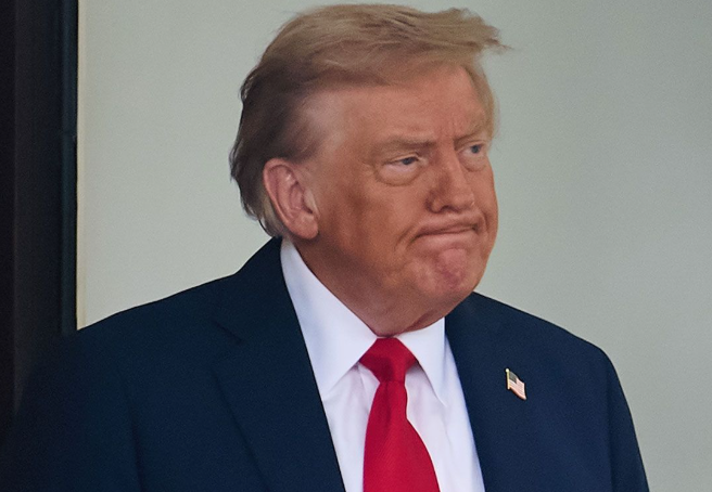 Los cruzados de Trump tienen a su enemigo en casa