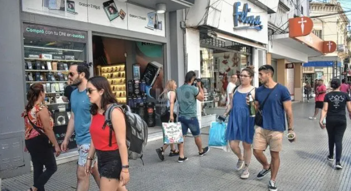 Temu y Shein: el desembarco de las plataformas chinas que desafía al comercio santafesino