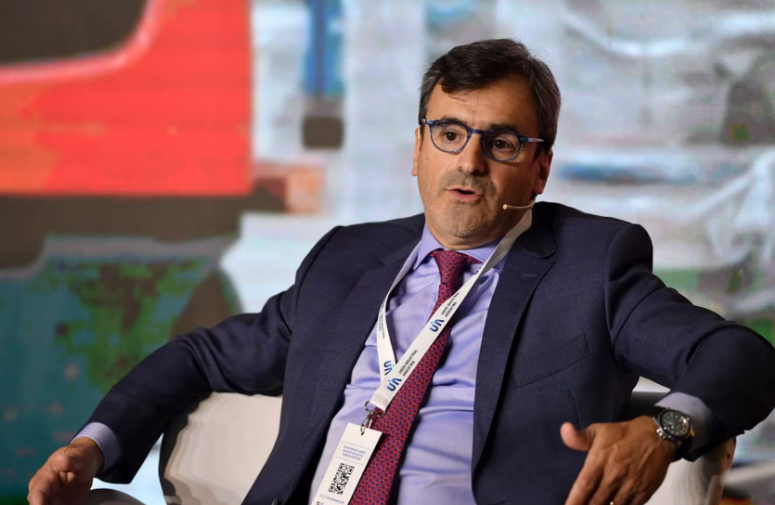 El llanto silencioso de los hombres de la UIA