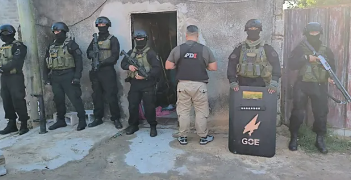 Cayó el presunto autor de una balacera a una casa en Alto Verde que hirió a una mujer y a un chico de 10 años