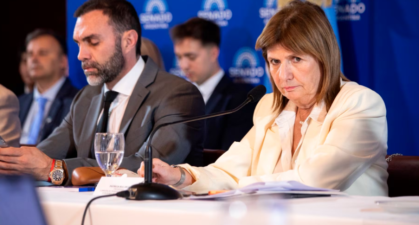 Sin votos, el gobierno frena el debate y patea la reforma laboral para febrero