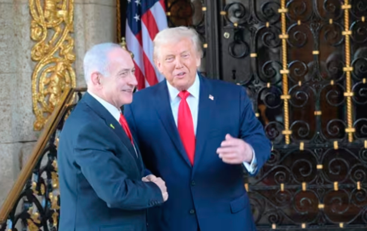 Dios los cría y el viento los amontona: Trump y Netanyahu a los elogios en Mar-A-Lago