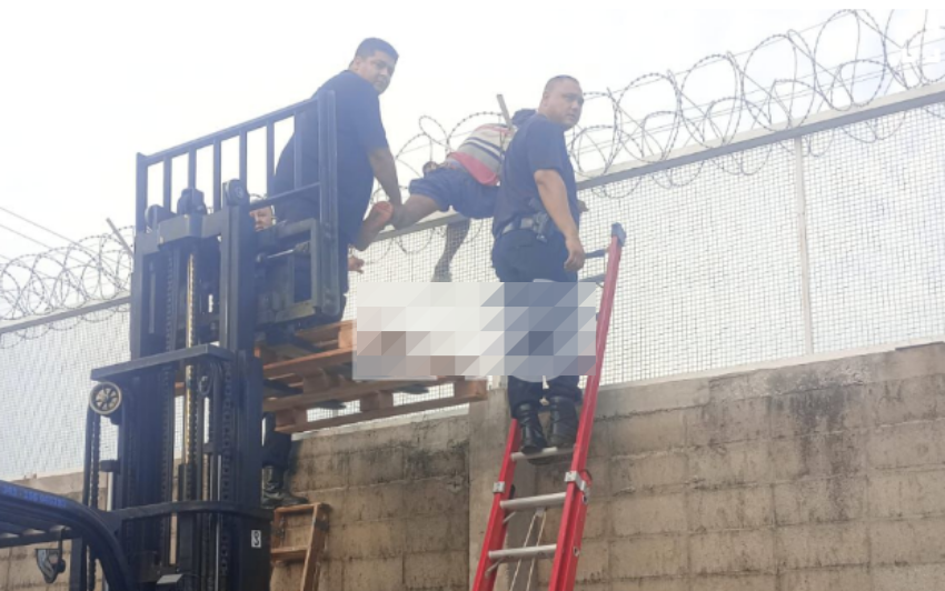 Intentó robar un mayorista, quedó atrapado y amenazó con quitarse la vida