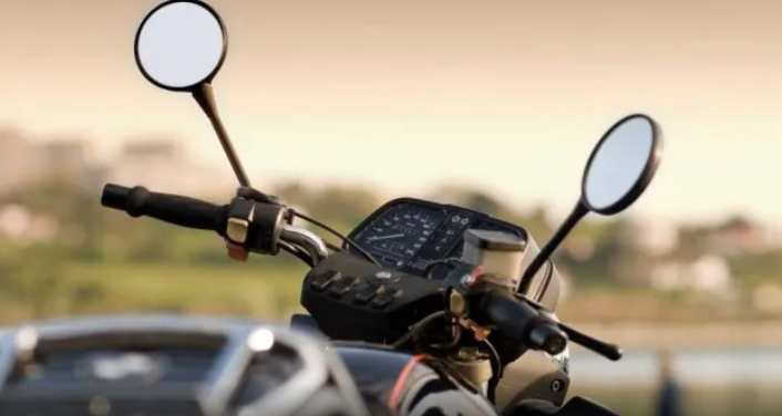 Circular sin espejos en la moto cuesta $70.000: el programa que permite evitar la multa en Santa Fe