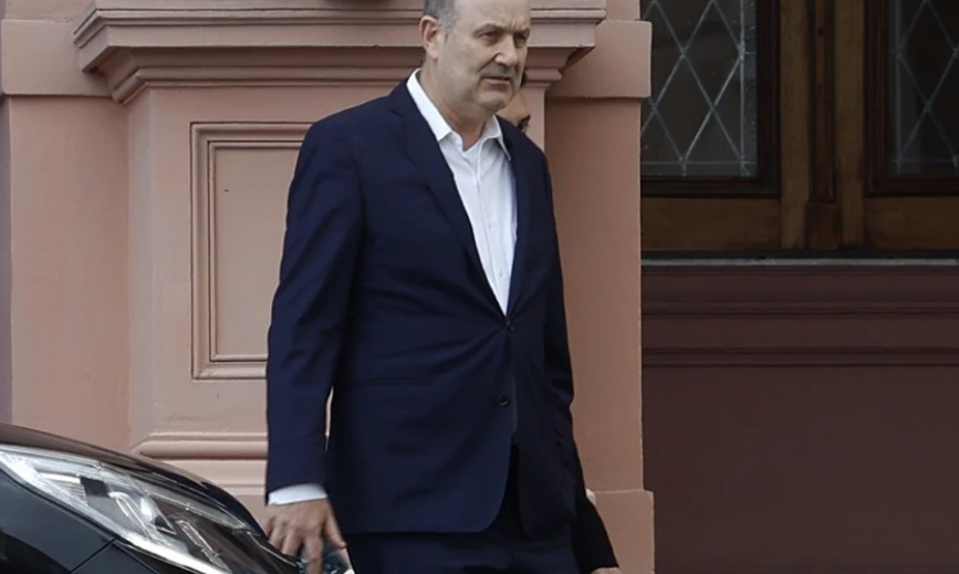 Sturzenegger choca con el Banco Central porque habilita a Galperín el pago de sueldos vía Mercado Pago