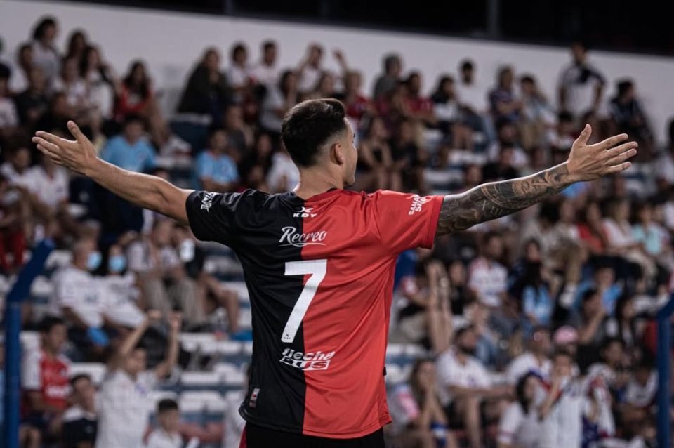 Colón: Alonso y Neris, cara a cara para destrabar una salida estancada