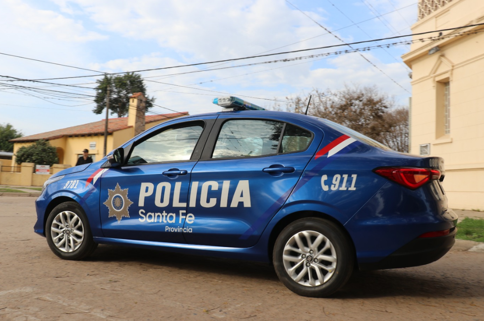 Hirieron a un hombre que intentó retener a un ladrón en su casa