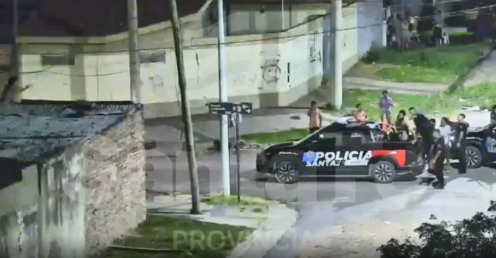 Guadalupe Oeste: dos hermanos detenidos tras enfrentarse a tiros y arrojarse ladrillos