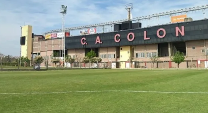 Colón lanza su primer torneo de baby fútbol en el Rafael Batres