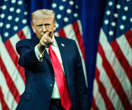 Trump asegura que su próximo objetivo es Cuba y que su eventual caída será “la frutilla del postre”