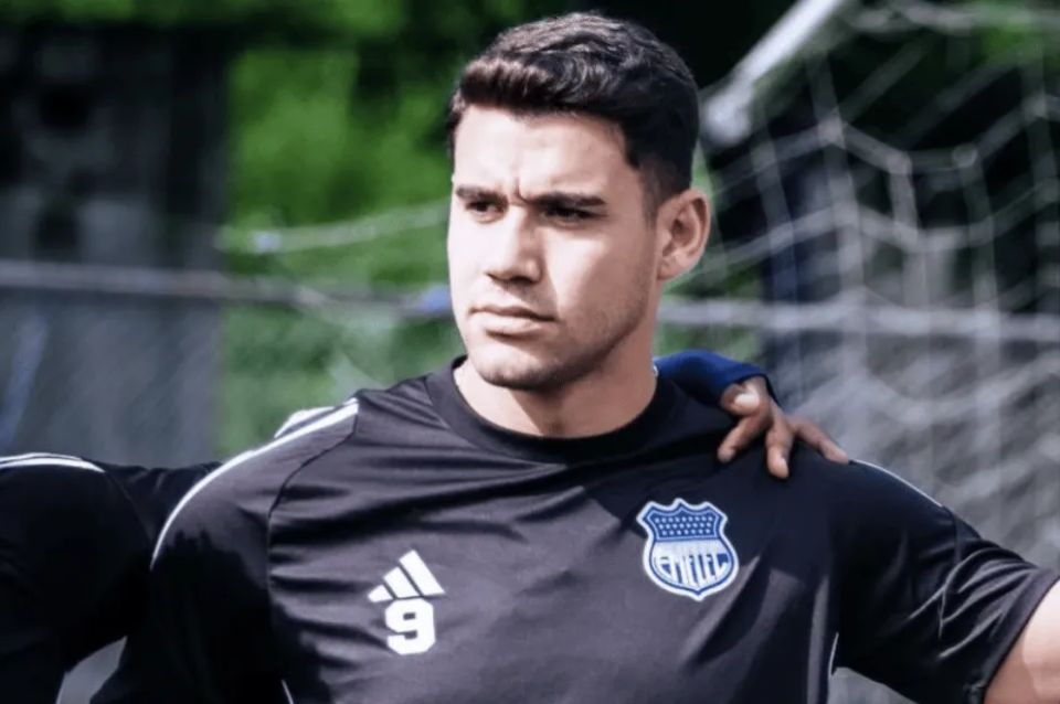 Pese al conflicto con Colón, José Neris fue habilitado en Emelec