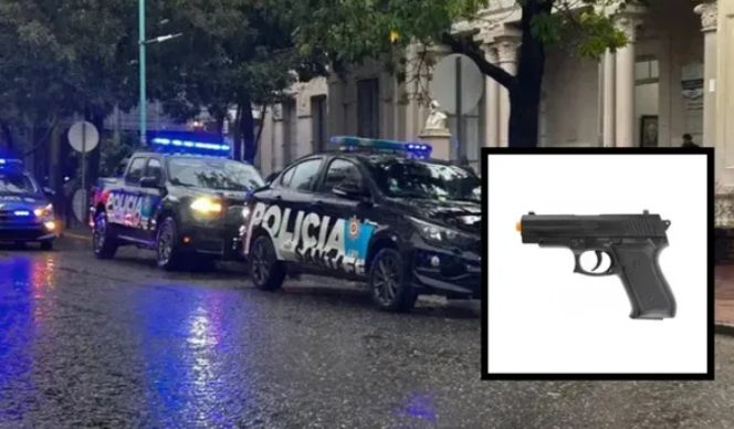 Conmoción en Rafaela: la Policía secuestró una réplica de arma de fuego en la mochila de un alumno de la escuela Alberdi