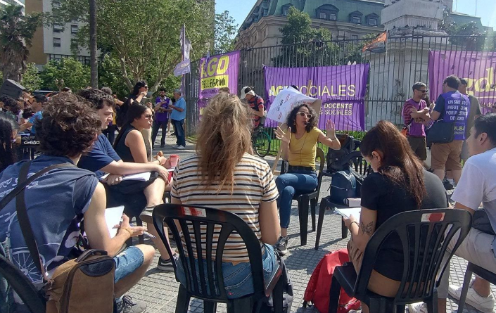 De la casa de Adorni a la Casa Rosada: la UBA y el Conicet mudan sus aulas a la Plaza de Mayo