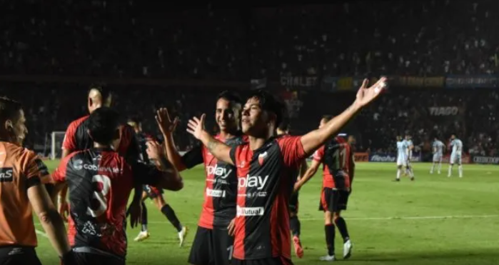 Colón le ganó por la mínima a Racing de Córdoba en el Brigadier