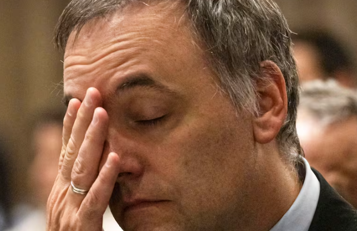 Adorni acumula deudas y operaciones sospechosas por el departamento de Caballito