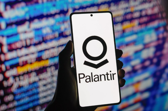 Palantir, el chiche que compite con el armamento nuclear
