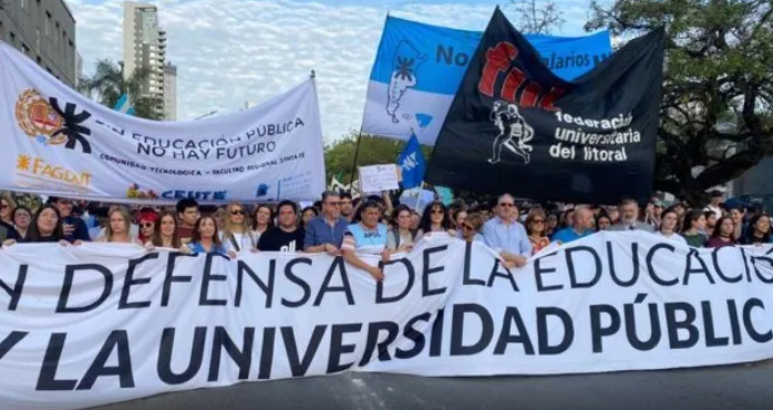 Paro docente en la UNL: reclaman a Milei que cumpla con la Ley de Financiamiento Universitario
