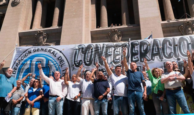 La justicia dio otro golpe a la estrategia legal de la CGT para declarar inconstitucional la reforma laboral