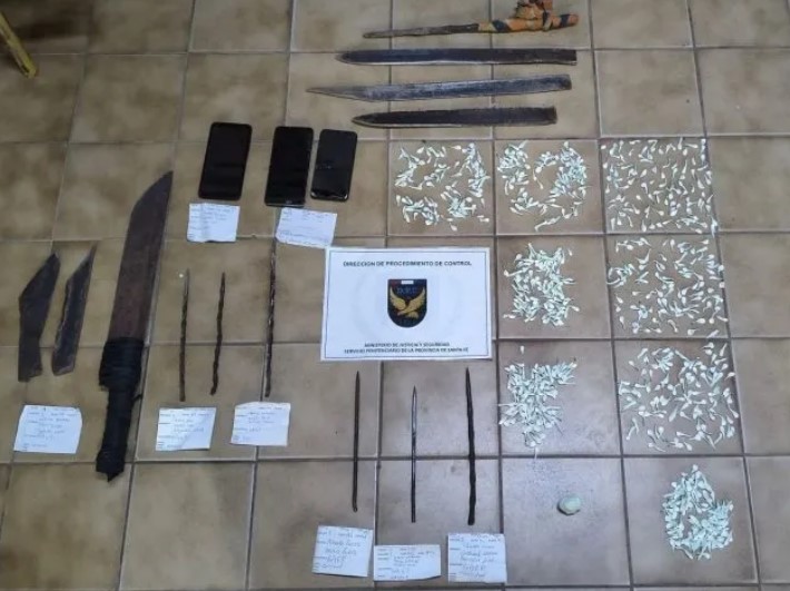 Requisa en la cárcel de Las Flores: secuestraron celulares, armas blancas y sustancias prohibidas