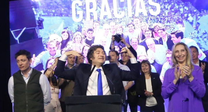 Una encuesta revela un 64,5% de desaprobación al Gobierno y un 71,2% pide un cambio de gestión