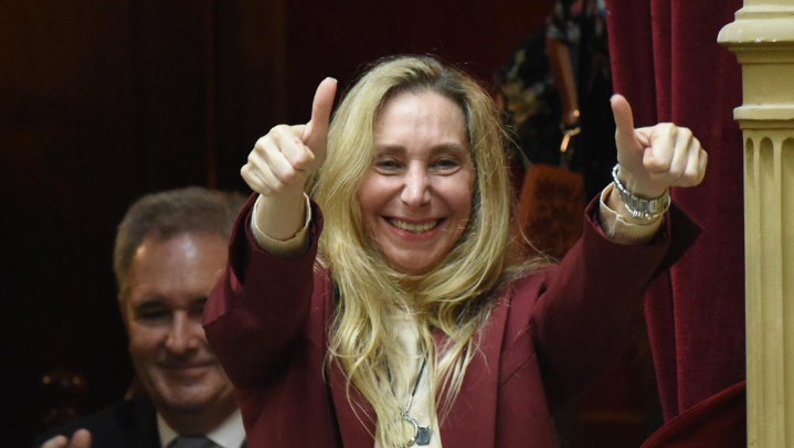 Karina, jefa de gabinete blue: la hermana de Milei se pone al frente del gobierno en medio del Adorni-gate