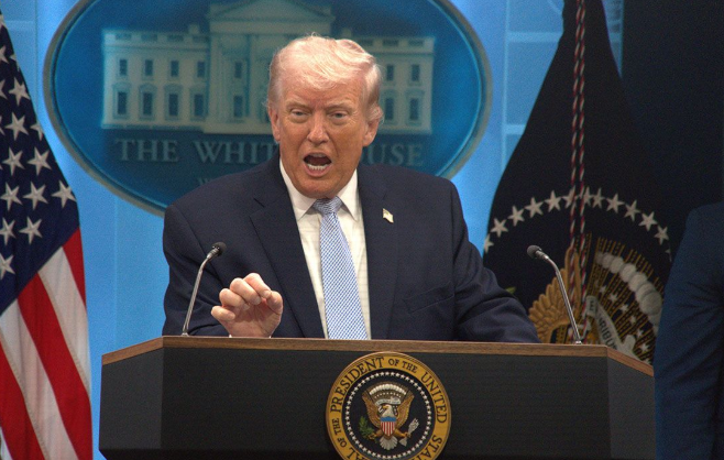 Trump dice que Irán renuncia a las armas nucleares y asegura un acuerdo «inminente»