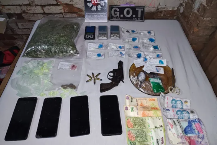 Megaoperativo antidrogas en Esperanza: diez aprehendidos y secuestro de cocaína, marihuana y armas