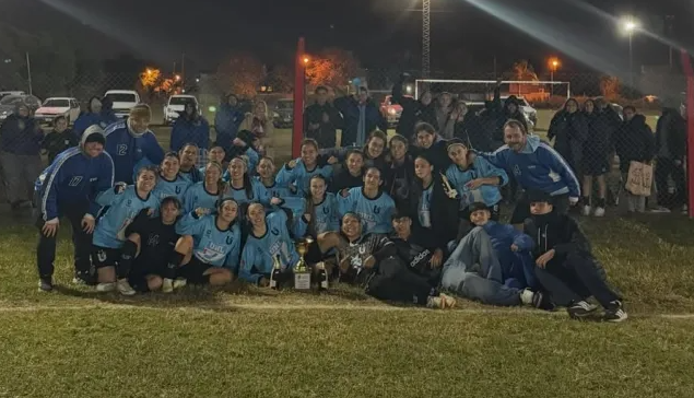 Universidad se consagró campeón invicto en el Apertura de Primera B