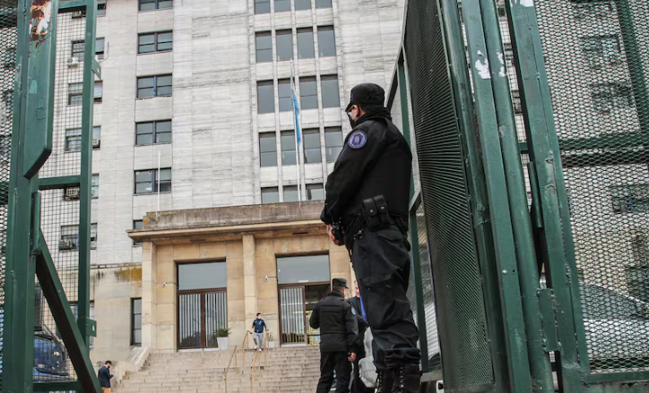 Espías, sobornos y jueces amigos: un juicio que dejó a Comodoro Py al desnudo