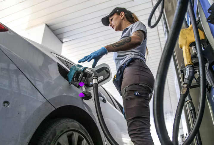 Por los precios, volvió a caer la venta de combustibles