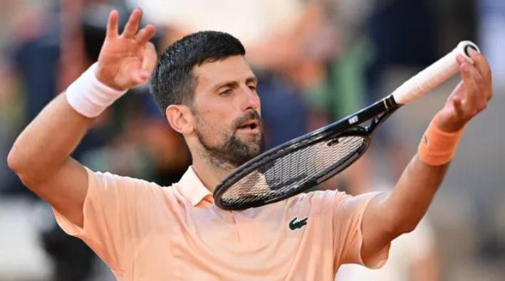 Djokovic avanzó a la tercera ronda en Roland Garros tras vencer a Royer