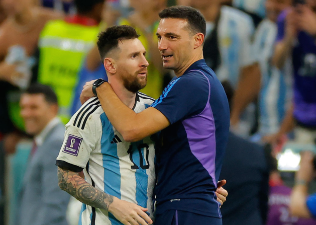 Con Messi a la cabeza y sin grandes sorpresas, Scaloni confirmó la lista de jugadores que irán al Mundial