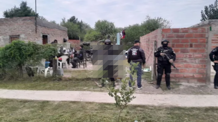 Feroz ataque a balazos en Villa Hipódromo: buscan a “Nata” y “Moncholo” tras dejar dos heridos