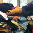 Ante las bajas temperaturas, lanzan una colecta solidaria de ropa, calzado y mantas para personas en situación de calle: a dónde donar