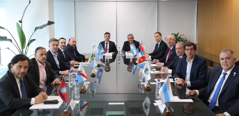 Los gobernadores negocian obras por apoyo legislativo