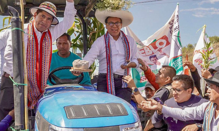 Perú: la izquierda toma la delantera y comienza a despegarse en un recuento muy reñido y muy lento