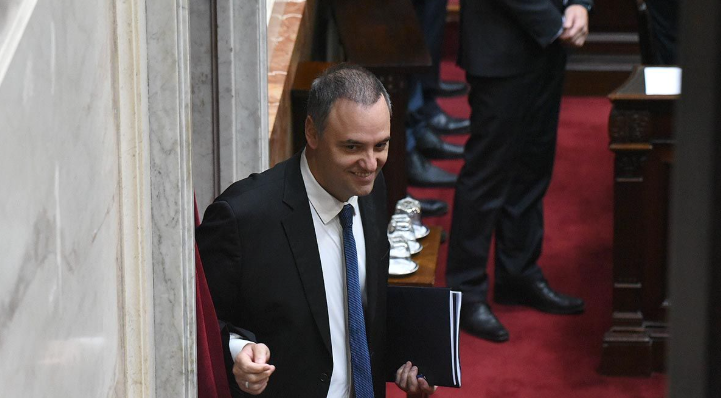 En el Congreso empiezan a creer que es posible conseguir la destitución de Adorni a través de la moción de censura