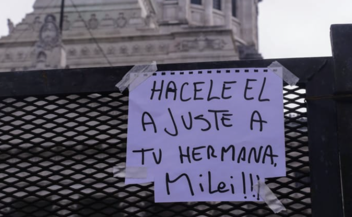 Los libertarios del Congreso flexibilizan el apagón informativo sobre la OPC