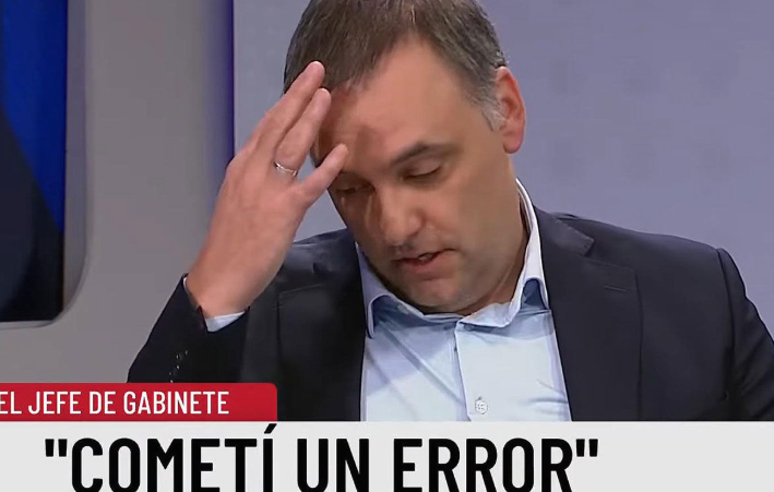 De vocero estrella a lastre político: el algoritmo le suelta la mano a Manuel Adorni